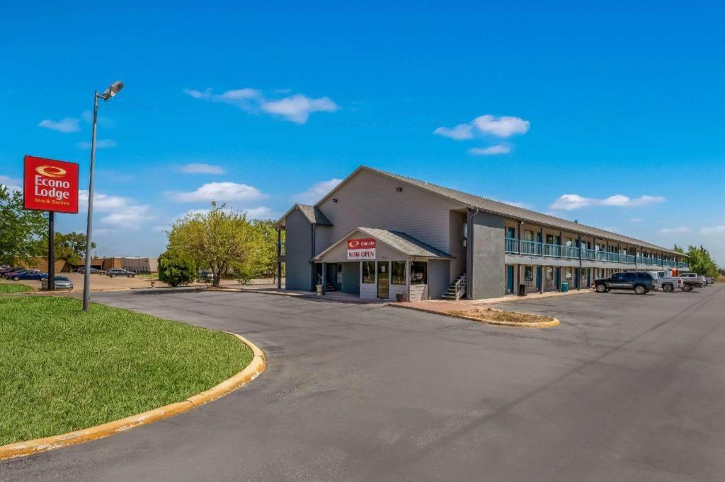 Econo Lodge Inn & Suites Enid Exterior photo